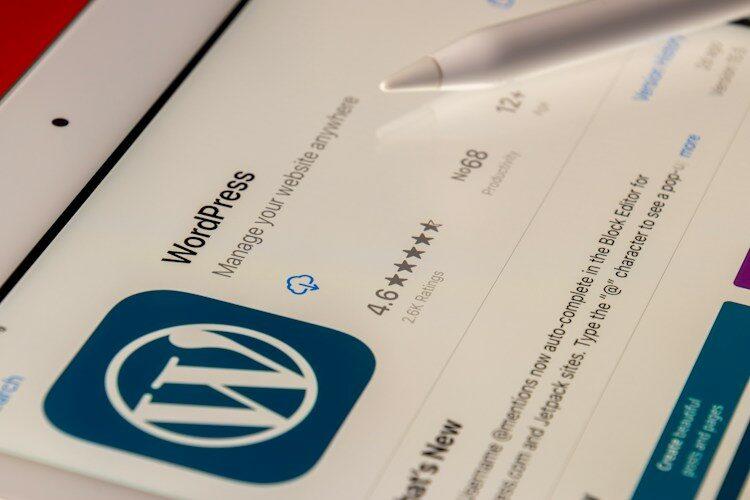 Blog Açma Maliyeti (2027): Alan Adı, Hosting ve WordPress İçin Ne Kadar Harcamalı? - Hızlı Yazar Blog açma maliyeti 2027 alan adı ve hosting bütçe tablosu